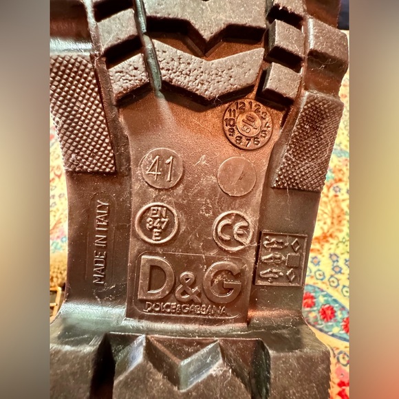 Dolce & Gabbana brown suede boots - Picture 6 of 12